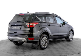 Подержанный автомобиль Ford Kuga 2019 года (5 фото)