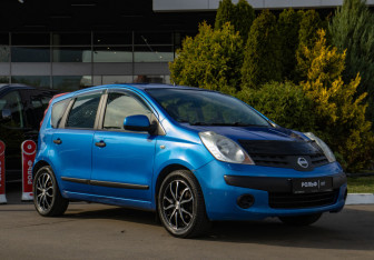Подержанный автомобиль Nissan Note 2007 года (2 фото)