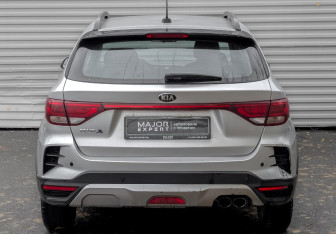 Подержанный автомобиль Kia Rio Hatchback 2021 года (6 фото)