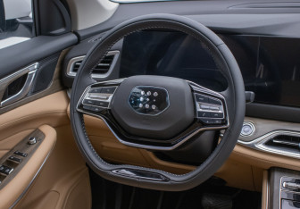 Подержанный автомобиль Evolute i-SPACE 2024 года (16 фото)