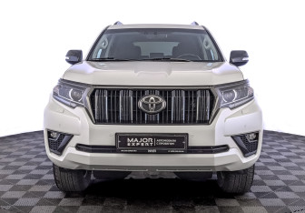 Подержанный автомобиль Toyota Land Cruiser Prado 2021 года (2 фото)