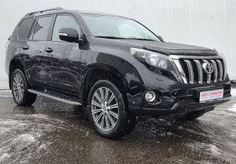 Подержанный автомобиль Toyota Land Cruiser Prado 2017 года (3 фото)