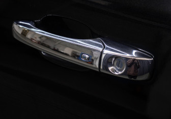 Подержанный автомобиль Jeep Grand Cherokee 2012 года (24 фото)