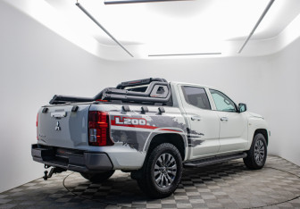 Подержанный автомобиль Mitsubishi L200 2024 года (4 фото)