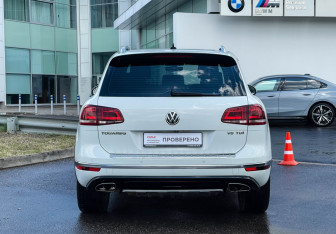 Подержанный автомобиль Volkswagen Touareg 2017 года (6 фото)