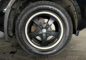 Подержанный автомобиль Nissan Pathfinder 2008 года (23 фото)