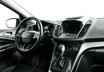 Подержанный автомобиль Ford Kuga 2017 года (11 фото)