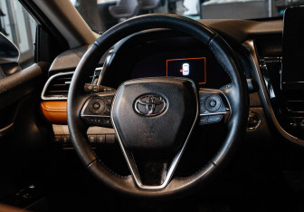 Подержанный автомобиль Toyota Camry Sedan 2022 года (13 фото)