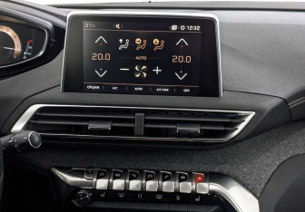Подержанный автомобиль Peugeot 5008 Suv 2018 года (17 фото)