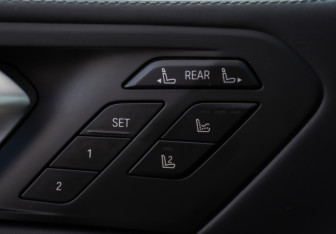 Подержанный автомобиль BMW X7 2020 года (21 фото)