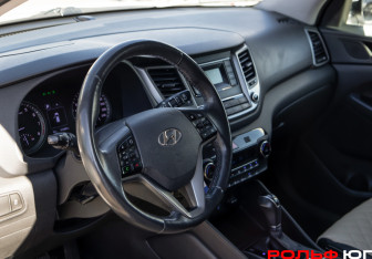 Подержанный автомобиль Hyundai Tucson 2017 года (15 фото)