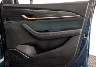 Подержанный автомобиль Geely Monjaro 2023 года (25 фото)