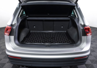 Подержанный автомобиль Volkswagen Tiguan 2020 года (9 фото)