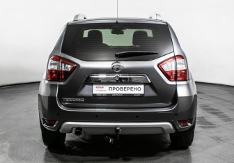 Подержанный автомобиль Nissan Terrano 2018 года (6 фото)