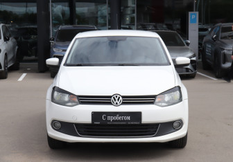 Подержанный автомобиль Volkswagen Polo Sedan 2012 года (2 фото)