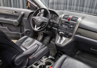 Подержанный автомобиль Honda CR-V 2011 года (10 фото)