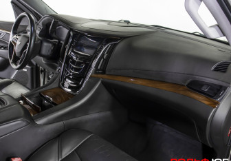 Подержанный автомобиль Cadillac Escalade Suv 2015 года (9 фото)