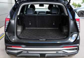 Подержанный автомобиль Geely Atlas 2024 года (10 фото)