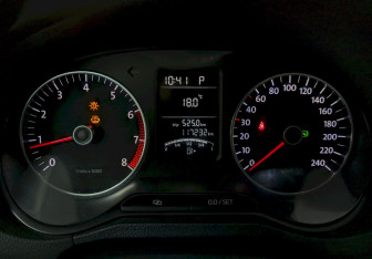 Подержанный автомобиль Volkswagen Polo Hatchback 2011 года (24 фото)