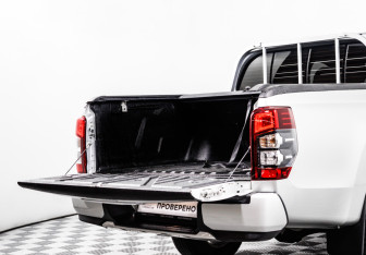 Подержанный автомобиль Mitsubishi L200 2022 года (15 фото)