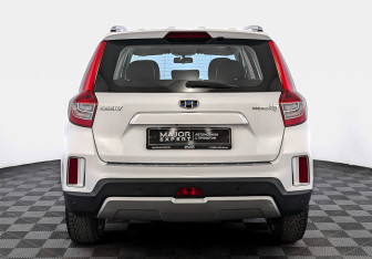 Подержанный автомобиль Geely Emgrand 7 2018 года (6 фото)