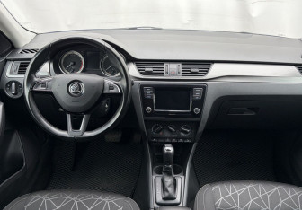 Подержанный автомобиль Skoda Rapid Liftback 2018 года (14 фото)