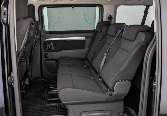 Подержанный автомобиль Peugeot Traveller 2021 года (24 фото)