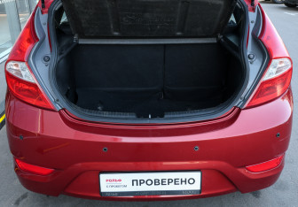 Подержанный автомобиль Hyundai Solaris Hatchback 2012 года (9 фото)
