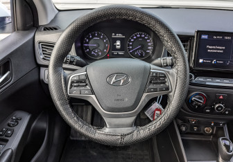 Подержанный автомобиль Hyundai Solaris Sedan 2020 года (21 фото)