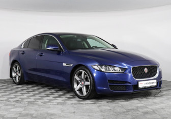 Подержанный автомобиль Jaguar XE 2016 года (3 фото)