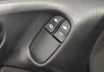 Подержанный автомобиль Ford Focus Sedan 2004 года (15 фото)