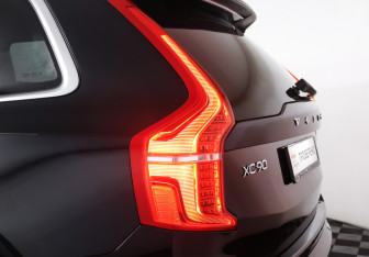 Подержанный автомобиль Volvo XC90 2018 года (23 фото)