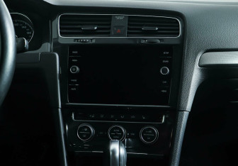 Подержанный автомобиль Volkswagen Golf Hatchback 2018 года (13 фото)