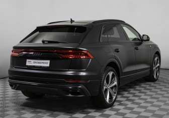 Подержанный автомобиль Audi Q8 2019 года (5 фото)