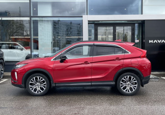 Подержанный автомобиль Mitsubishi Eclipse Cross 2019 года (8 фото)