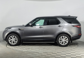 Подержанный автомобиль Land Rover Discovery 2017 года (10 фото)