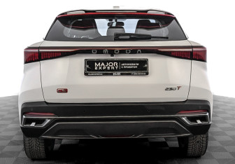 Подержанный автомобиль Omoda C5 2023 года (6 фото)