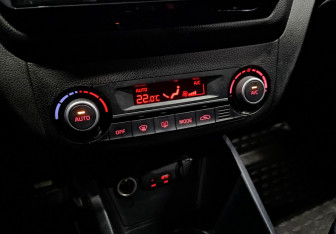 Подержанный автомобиль Kia Rio Sedan 2016 года (27 фото)