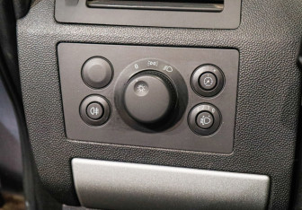 Подержанный автомобиль Opel Zafira Compactvan 2011 года (15 фото)