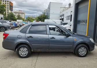 Подержанный автомобиль LADA (ВАЗ) Granta Sedan 2015 года (4 фото)