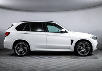 Подержанный автомобиль BMW X5 2015 года (4 фото)