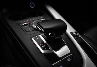 Подержанный автомобиль Audi A4 Sedan 2018 года (19 фото)