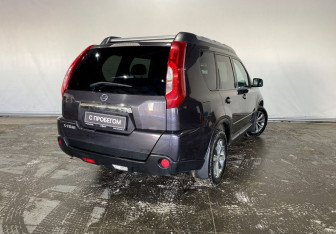 Подержанный автомобиль Nissan X-Trail 2011 года (5 фото)