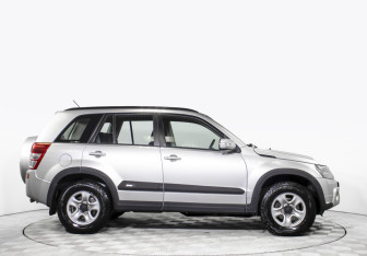 Подержанный автомобиль Suzuki Grand Vitara 2008 года (4 фото)