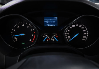 Подержанный автомобиль Ford Focus Hatchback 2013 года (16 фото)