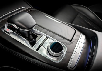 Подержанный автомобиль Kia K900 2019 года (30 фото)