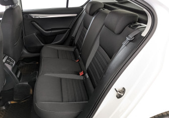 Подержанный автомобиль Skoda Octavia Liftback 2018 года (18 фото)