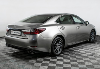 Подержанный автомобиль Lexus ES 2016 года (5 фото)