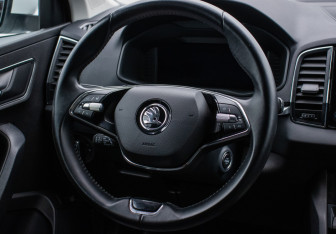 Подержанный автомобиль Skoda Karoq 2022 года (15 фото)