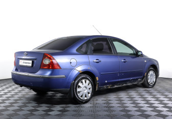 Подержанный автомобиль Ford Focus Sedan 2006 года (5 фото)